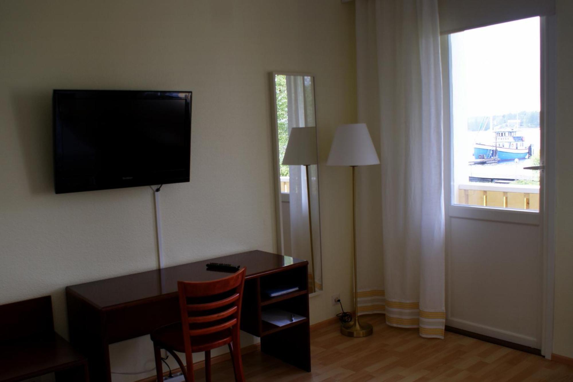 Hotel Sea Front Raseborg Exterior foto